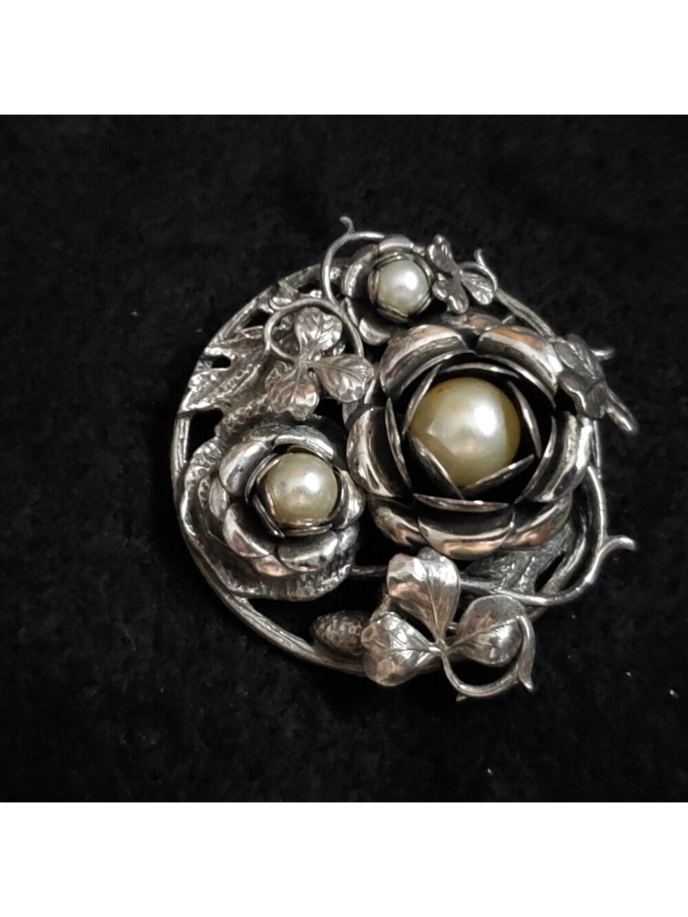 Vintage Floral Brooch Silver Tone Faux Pearls 2"
